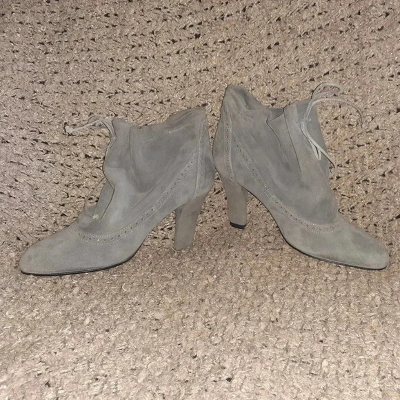 FRATELLI ROSSETTI-Gray Soft Suede Booties-Brogue Accent-Lace Drawstring-Sz 6-NM